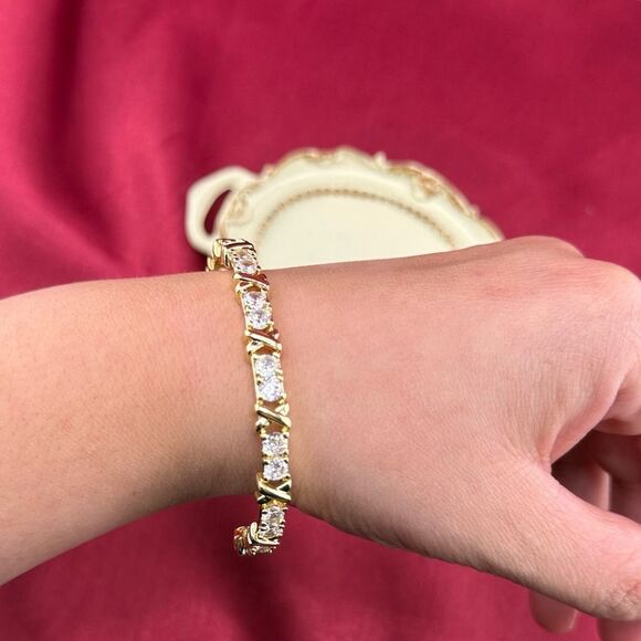 Elegant Gold Tennis Bracelet with CZ Stones - Picture 6 of 8